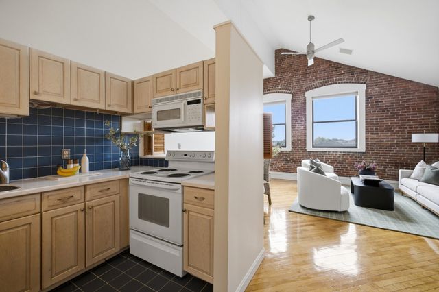 94 Newbury Ave 402, Quincy, MA 02171