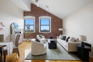 94 Newbury Ave 402, Quincy, MA 02171