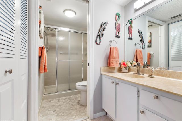 7698 Tahiti Lane 105, Lake Worth, FL 33467