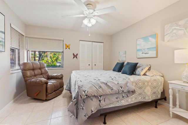 7698 Tahiti Lane 105, Lake Worth, FL 33467