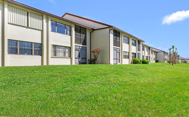 7698 Tahiti Lane 105, Lake Worth, FL 33467