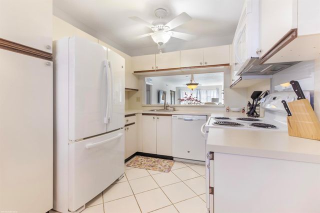 7698 Tahiti Lane 105, Lake Worth, FL 33467