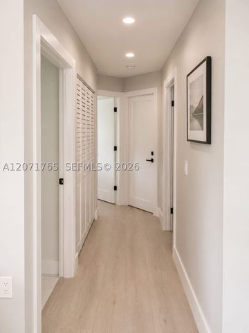 8601 NW 192nd Ter, Hialeah, FL 33015