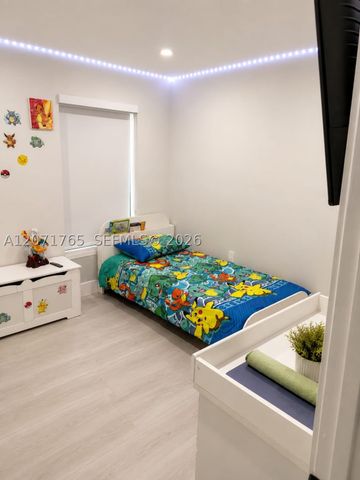 8601 NW 192nd Ter, Hialeah, FL 33015