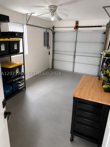 8601 NW 192nd Ter, Hialeah, FL 33015