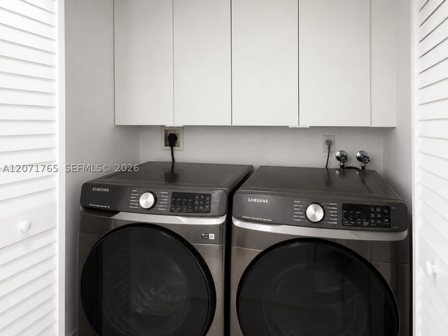 8601 NW 192nd Ter, Hialeah, FL 33015