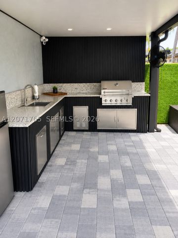 8601 NW 192nd Ter, Hialeah, FL 33015