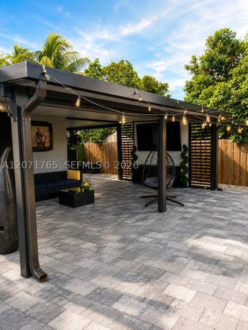 8601 NW 192nd Ter, Hialeah, FL 33015