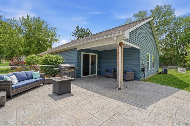 6070 Hackett, Waterford Charter Township, MI 48327