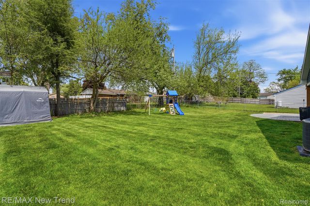 6070 Hackett, Waterford Charter Township, MI 48327