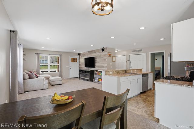6070 Hackett, Waterford Charter Township, MI 48327