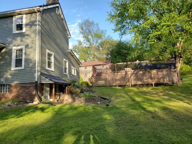 828 Parker Rd, Burgettstown Boro, PA 15021