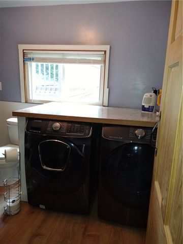 828 Parker Rd, Burgettstown Boro, PA 15021