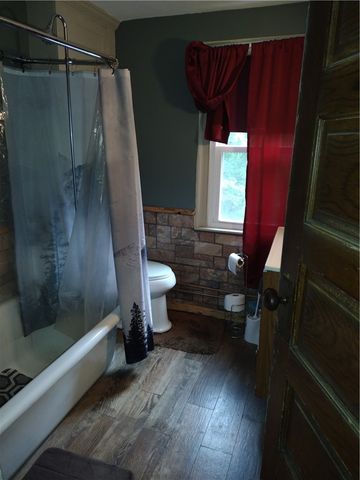 828 Parker Rd, Burgettstown Boro, PA 15021