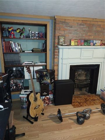 828 Parker Rd, Burgettstown Boro, PA 15021