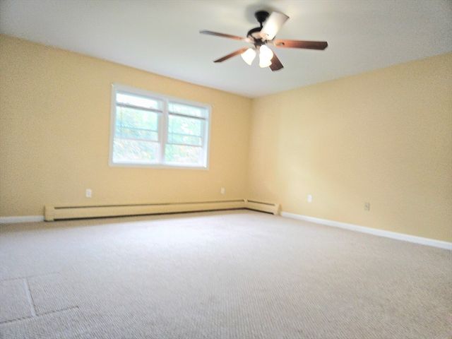 119 Litchfield Pines Dr C, Leominster, MA 01453