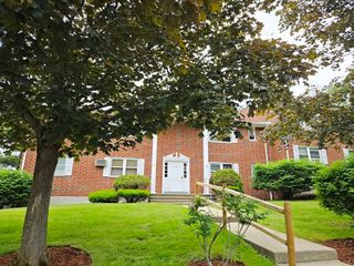119 Litchfield Pines Dr C, Leominster, MA 01453