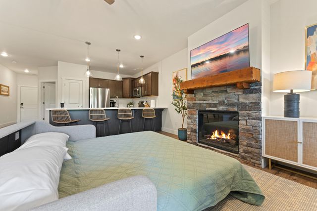 1707 Lake Shore Drive 7, Branson, MO 65616