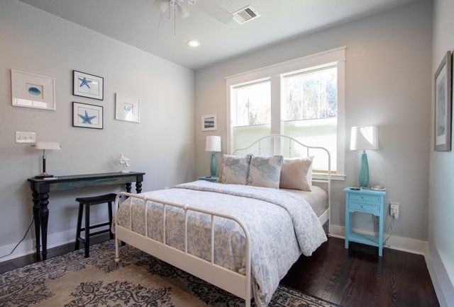 4522 Avenue P, Galveston, TX 77551