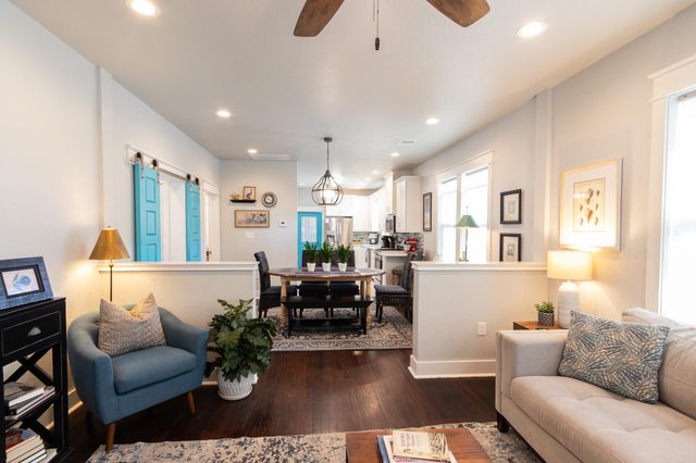 4522 Avenue P, Galveston, TX 77551