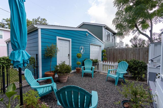 4522 Avenue P, Galveston, TX 77551