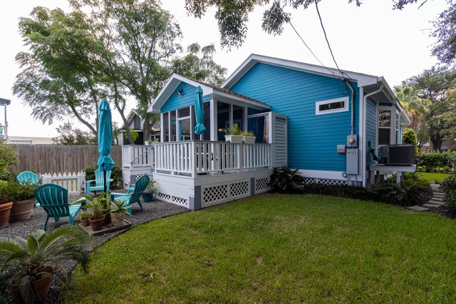 4522 Avenue P, Galveston, TX 77551