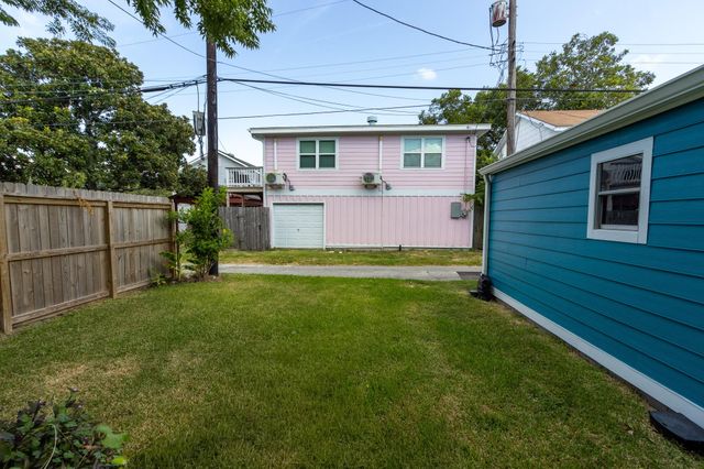 4522 Avenue P, Galveston, TX 77551
