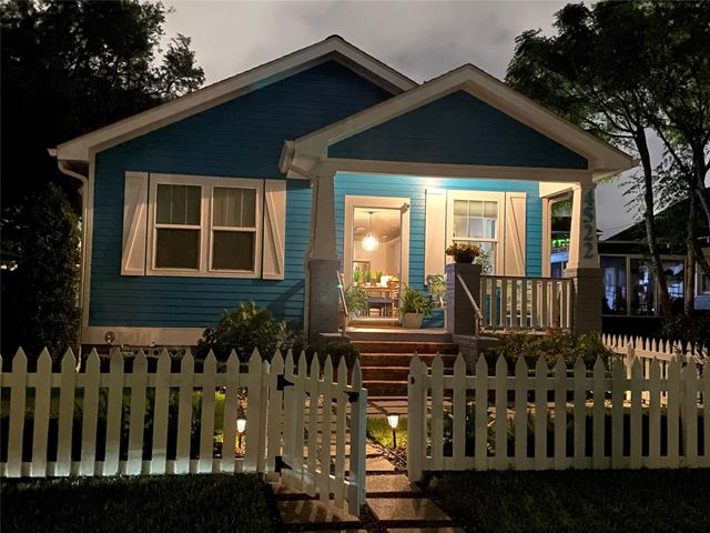 4522 Avenue P, Galveston, TX 77551