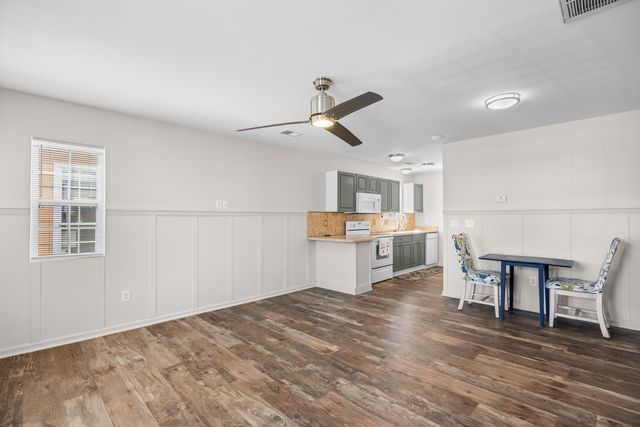 221 Addison Cottage Way, Murrells Inlet, SC 29576