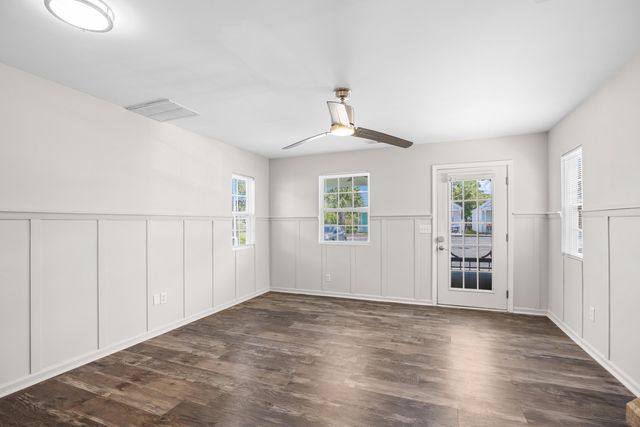 221 Addison Cottage Way, Murrells Inlet, SC 29576