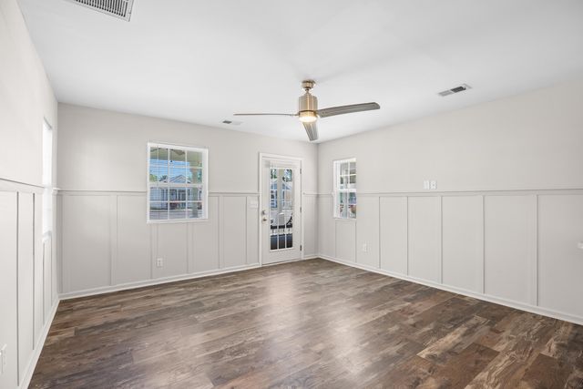 221 Addison Cottage Way, Murrells Inlet, SC 29576