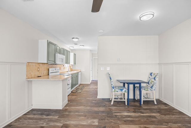 221 Addison Cottage Way, Murrells Inlet, SC 29576