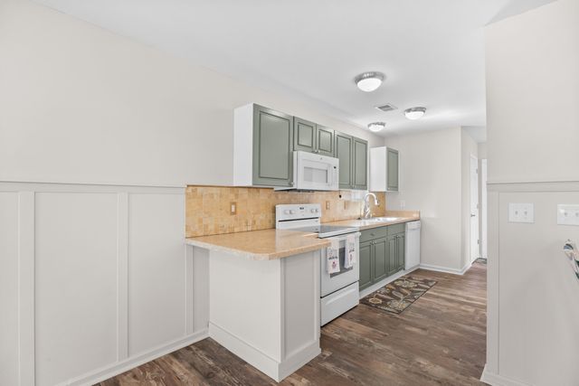 221 Addison Cottage Way, Murrells Inlet, SC 29576