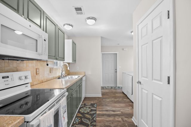 221 Addison Cottage Way, Murrells Inlet, SC 29576