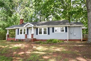 125 Indian Oaks Road, Seneca, SC 29672