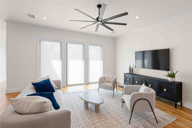 3804 S St Louis Avenue, Tulsa, OK 74105