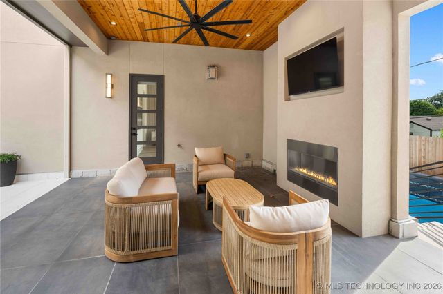 3804 S St Louis Avenue, Tulsa, OK 74105