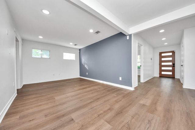 1108 Wakefield Drive, Houston, TX 77018
