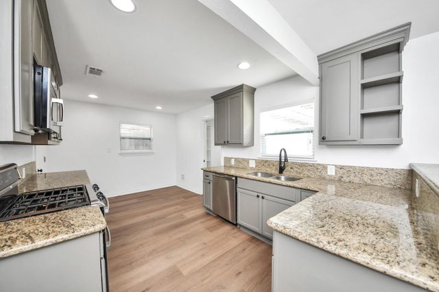 1108 Wakefield Drive, Houston, TX 77018