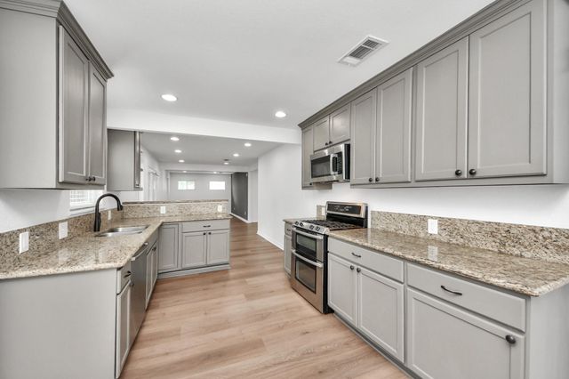 1108 Wakefield Drive, Houston, TX 77018