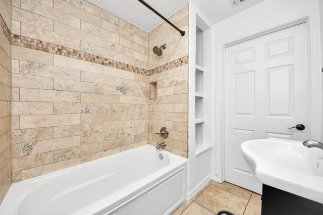 1108 Wakefield Drive, Houston, TX 77018