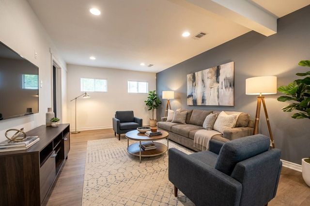 1108 Wakefield Drive, Houston, TX 77018