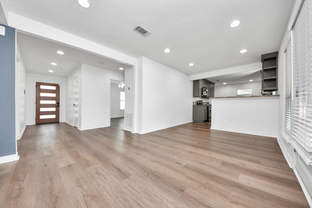 1108 Wakefield Drive, Houston, TX 77018