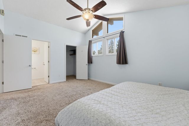 1762 Mcknight Road N 17, Maplewood, MN 55109