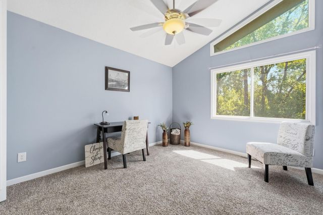 1762 Mcknight Road N 17, Maplewood, MN 55109