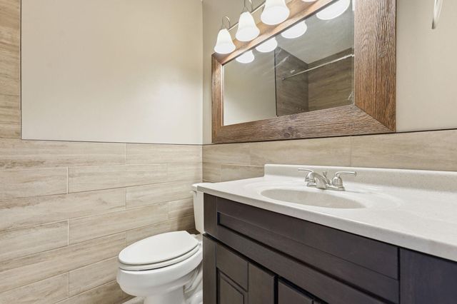 1762 Mcknight Road N 17, Maplewood, MN 55109