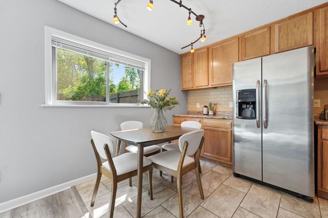1762 Mcknight Road N 17, Maplewood, MN 55109