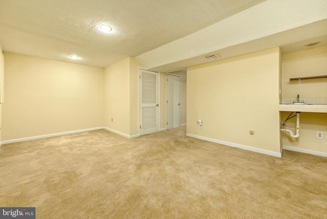 1020 SMARTTS LN NE, Leesburg, VA 20176