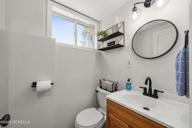 27 Lafayette Drive, Hazlet, NJ 07730