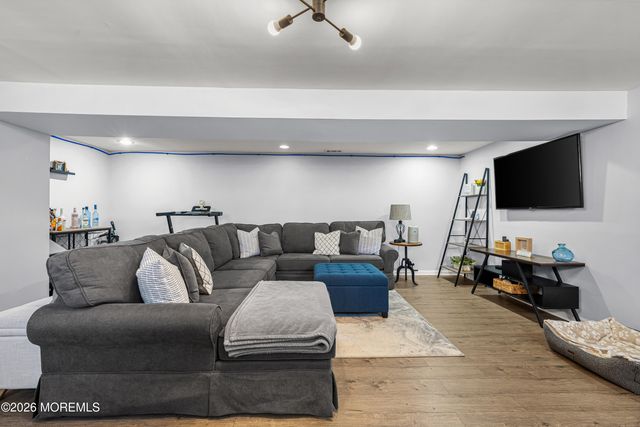 27 Lafayette Drive, Hazlet, NJ 07730